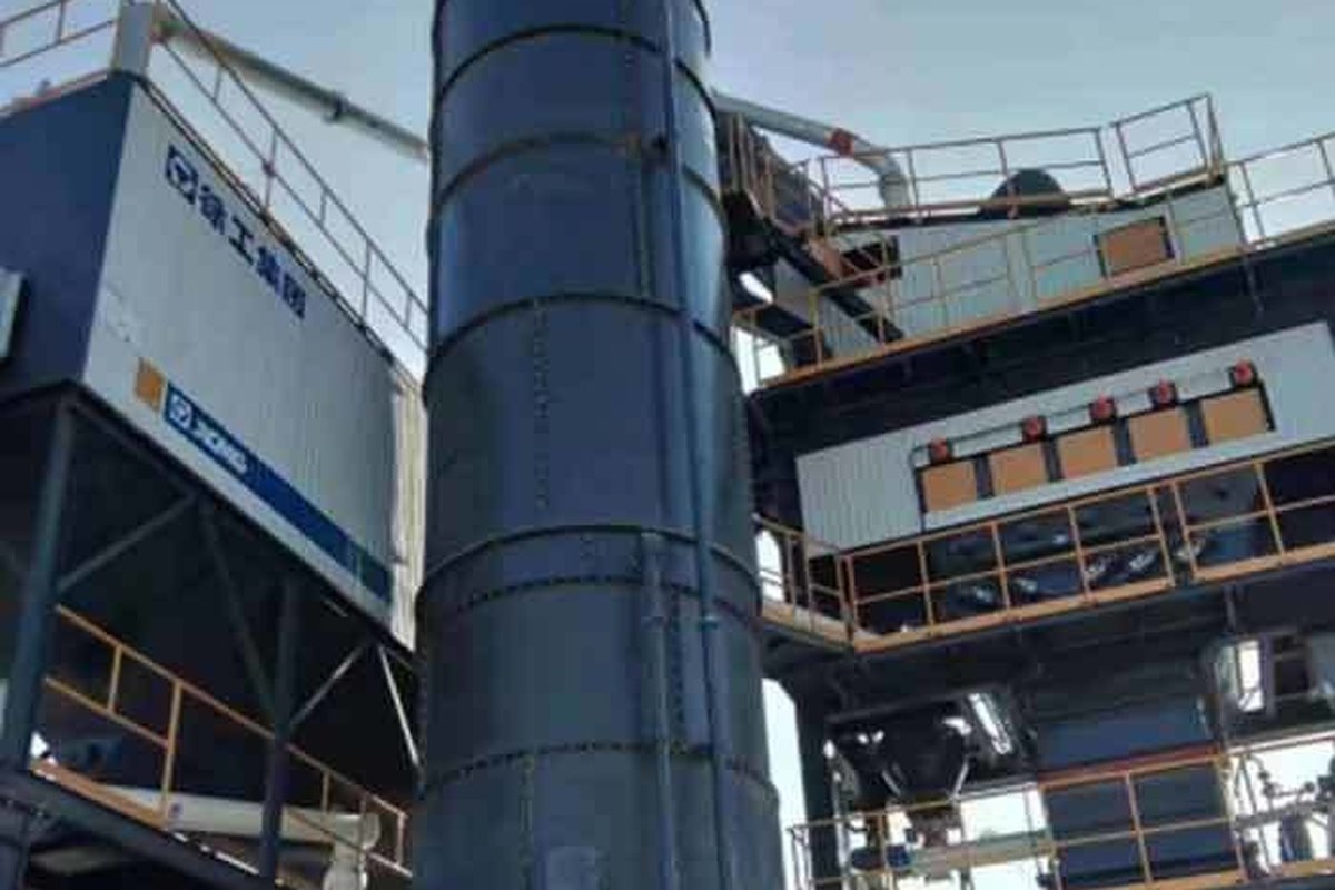 Asphalt mixing plant powder storage silo application illustration