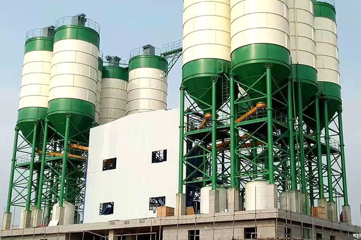 Bolted cement silo for concrete batching plant