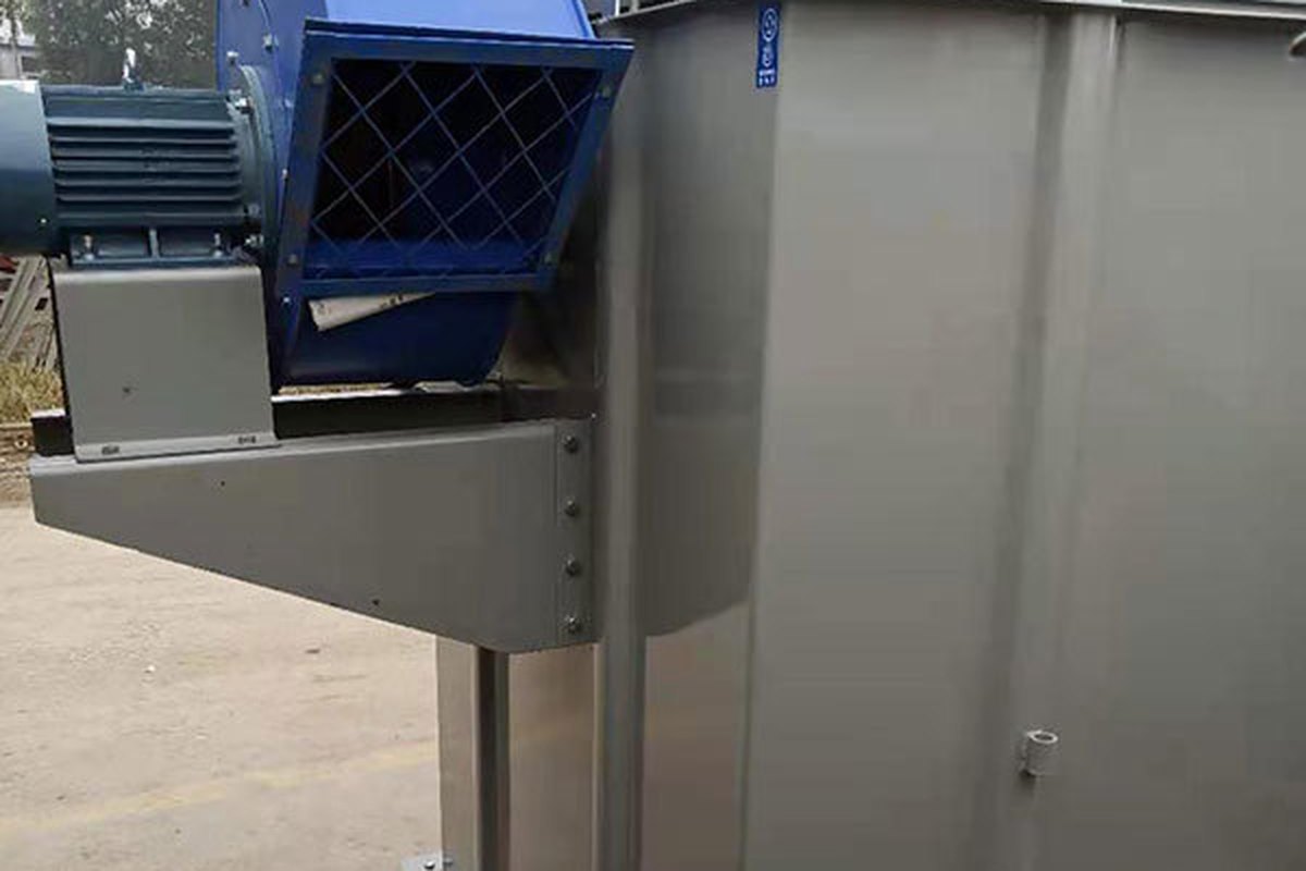 Silo dust collector for cement silo loading